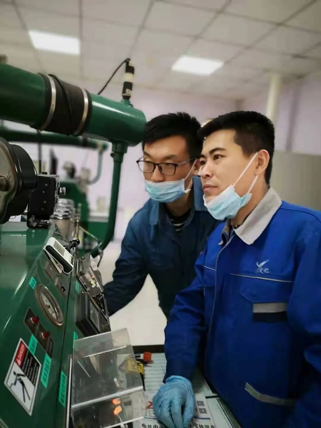 實(shí)驗(yàn)室搬遷.jpg 實(shí)驗(yàn)室搬遷.jpg