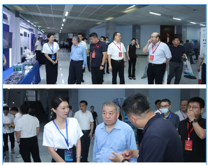 劉剛,王海潔為G7高校實驗室管理工作聯(lián)盟揭牌